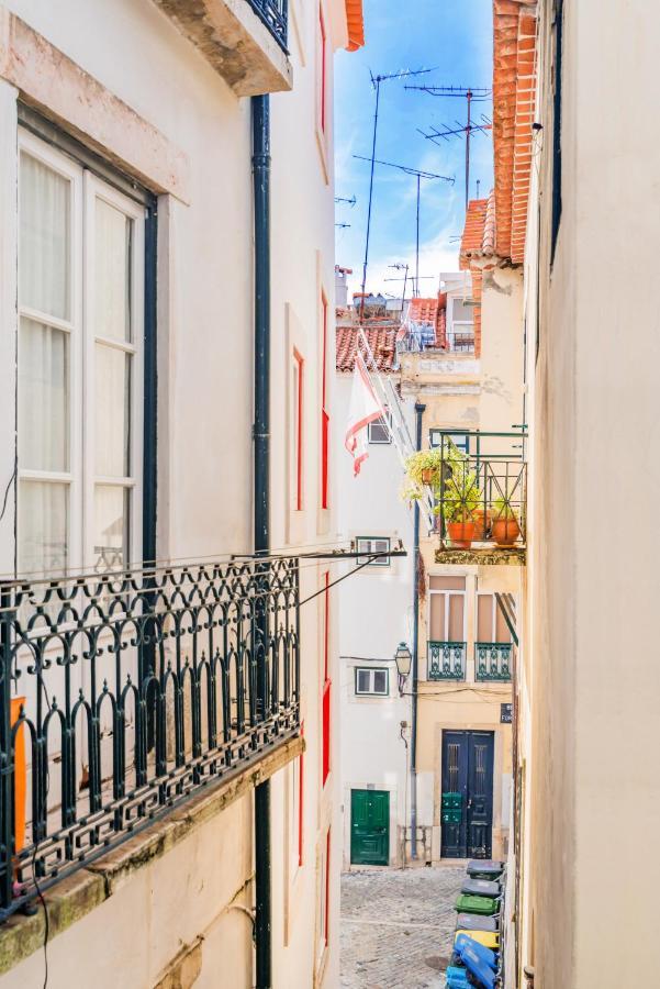 Romantic Alfama Getaway Lisbon Exterior photo